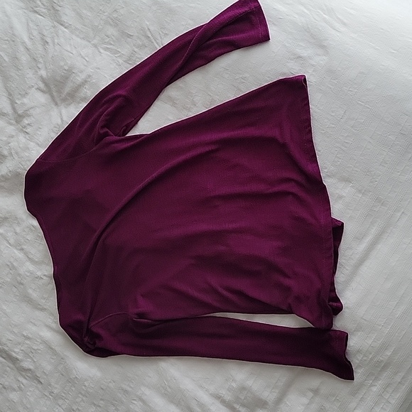 Vera Wang cardigan w/brooches - Picture 3 of 7